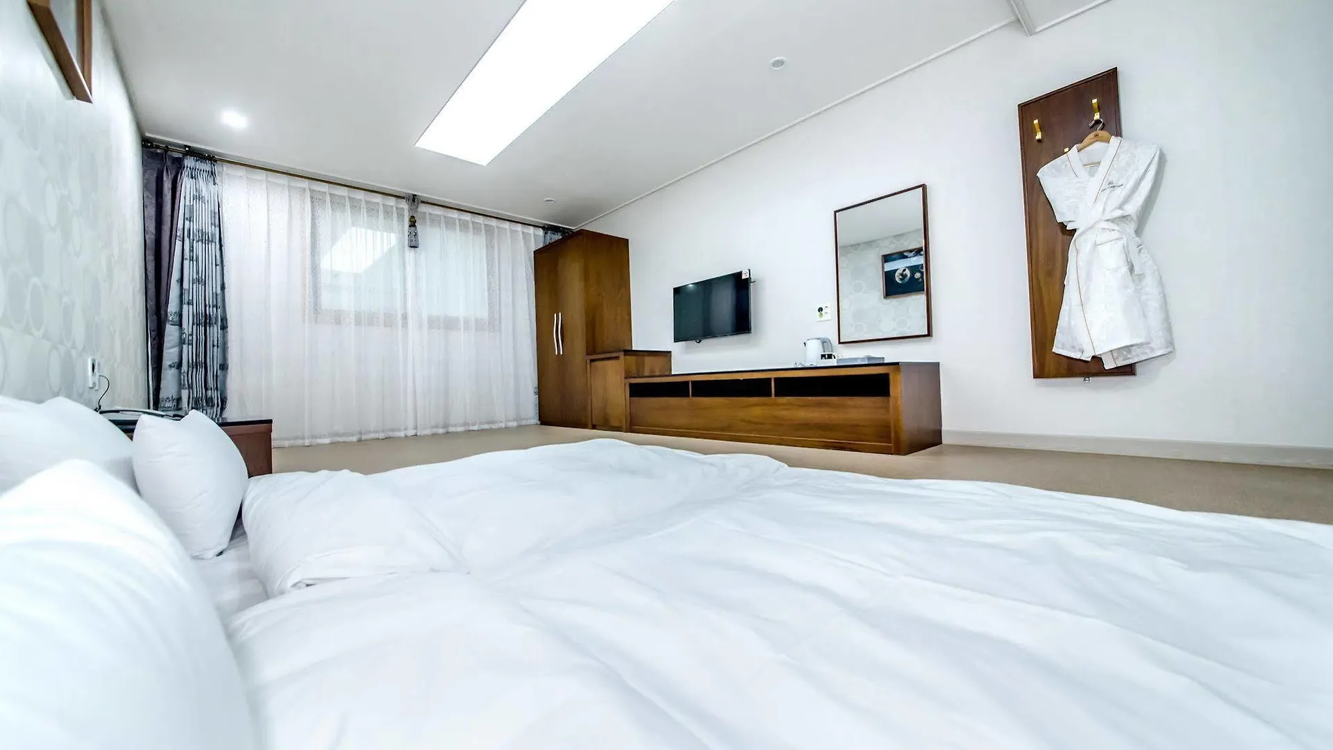 The Stay Century Hotel جيجو