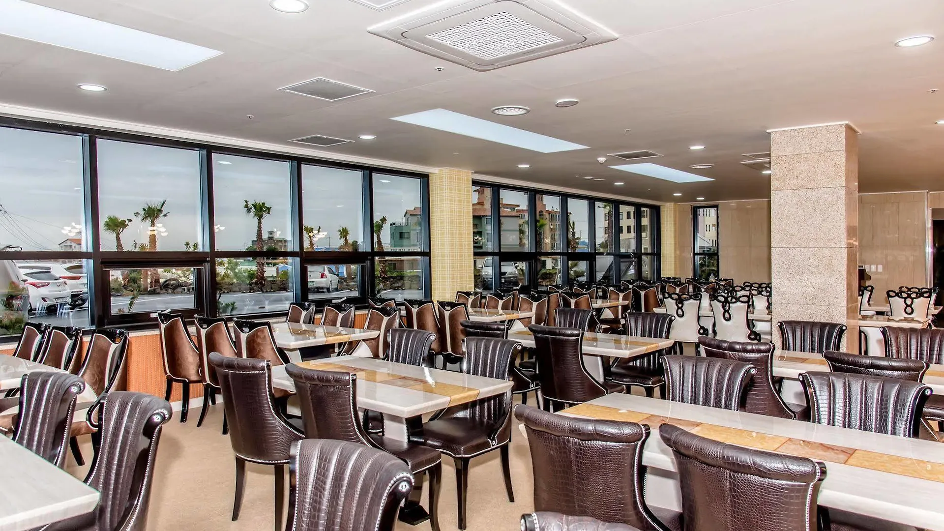 The Stay Century Hotel جيجو